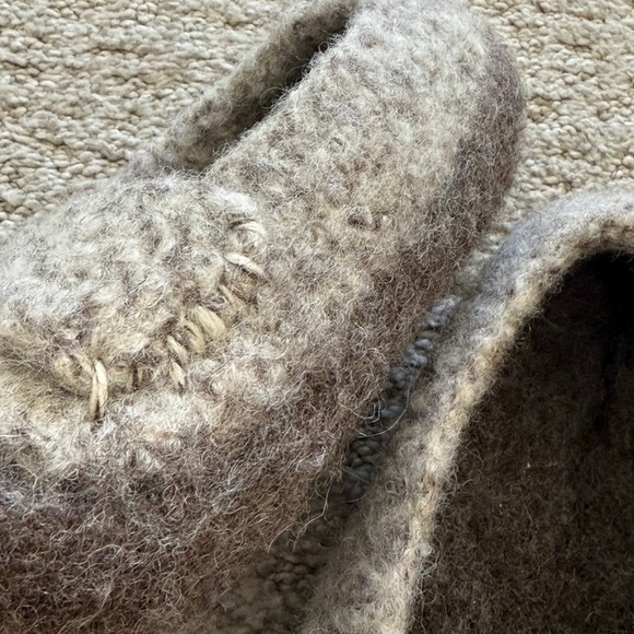 FELTED HANDMADE FRENCH Wool Slippers Slip On Warm Cozy‎ House Shoes Women 6-6.5 - Picture 11 of 12